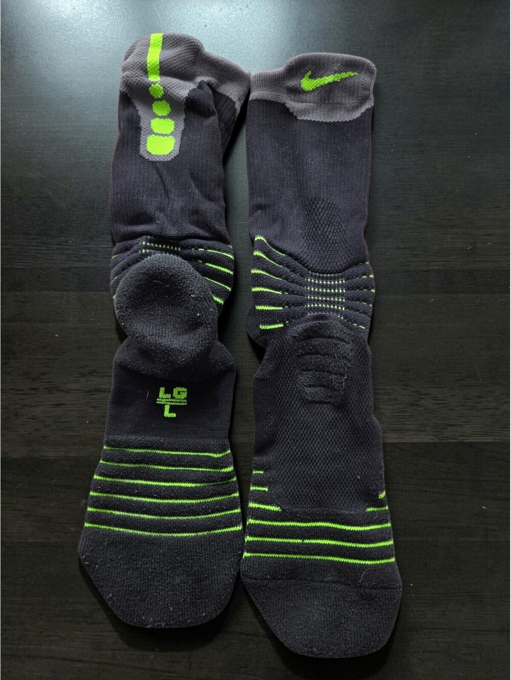 Nike Elite Cushioned Basketball Crew Socks Black Volt Size Large LG